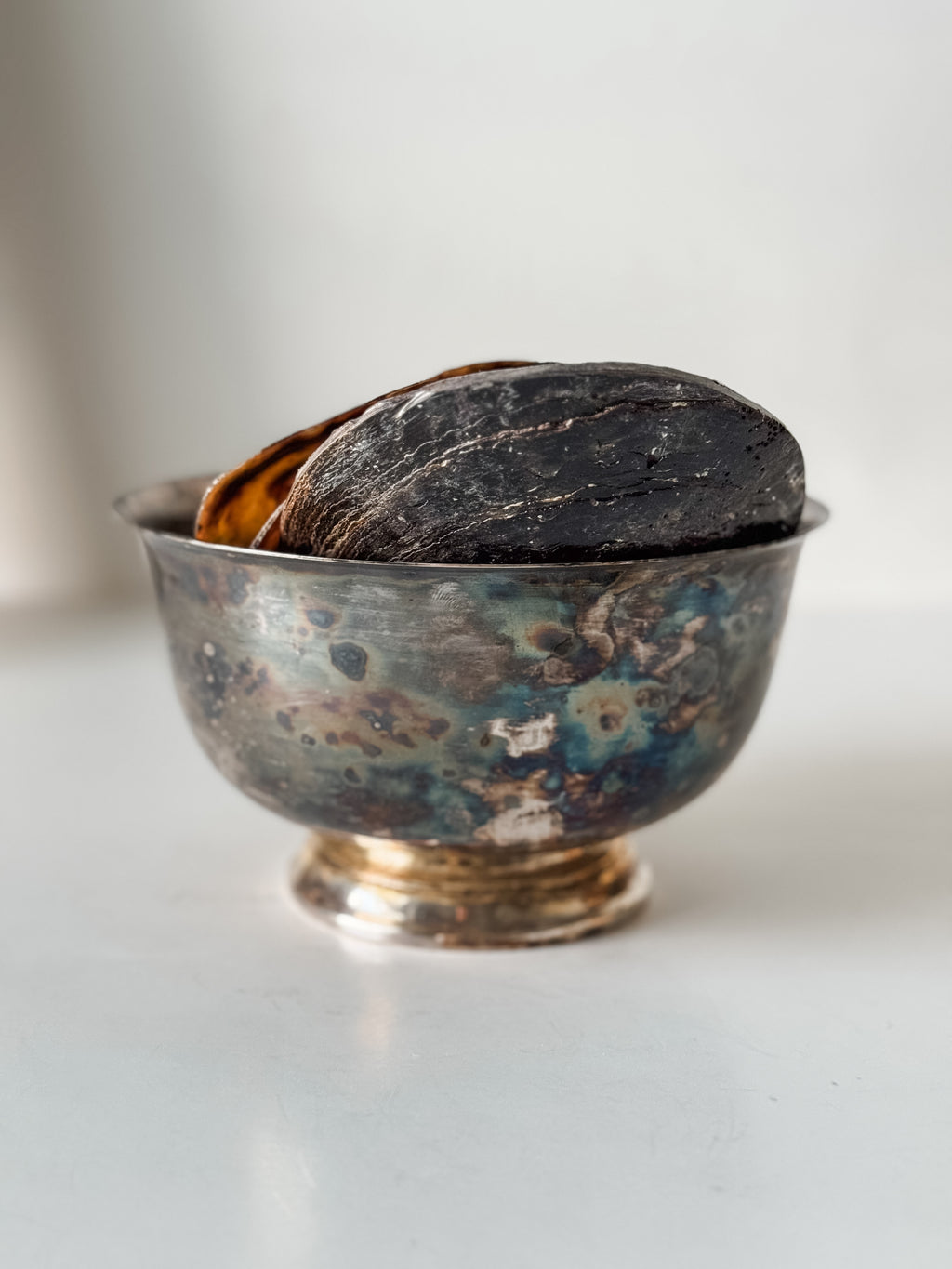 Vintage Patina Silver Footed Bowl With Collection Of Pen Clam Shells