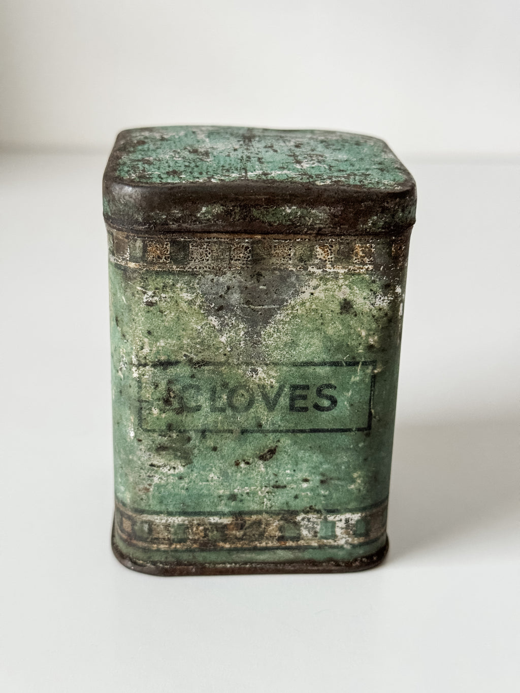 Old Metal Green Cloves Tin
