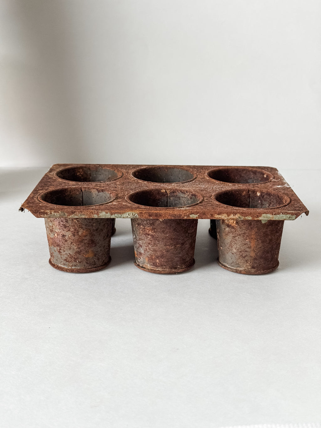 Vintage Rusty Tin For Garden Display