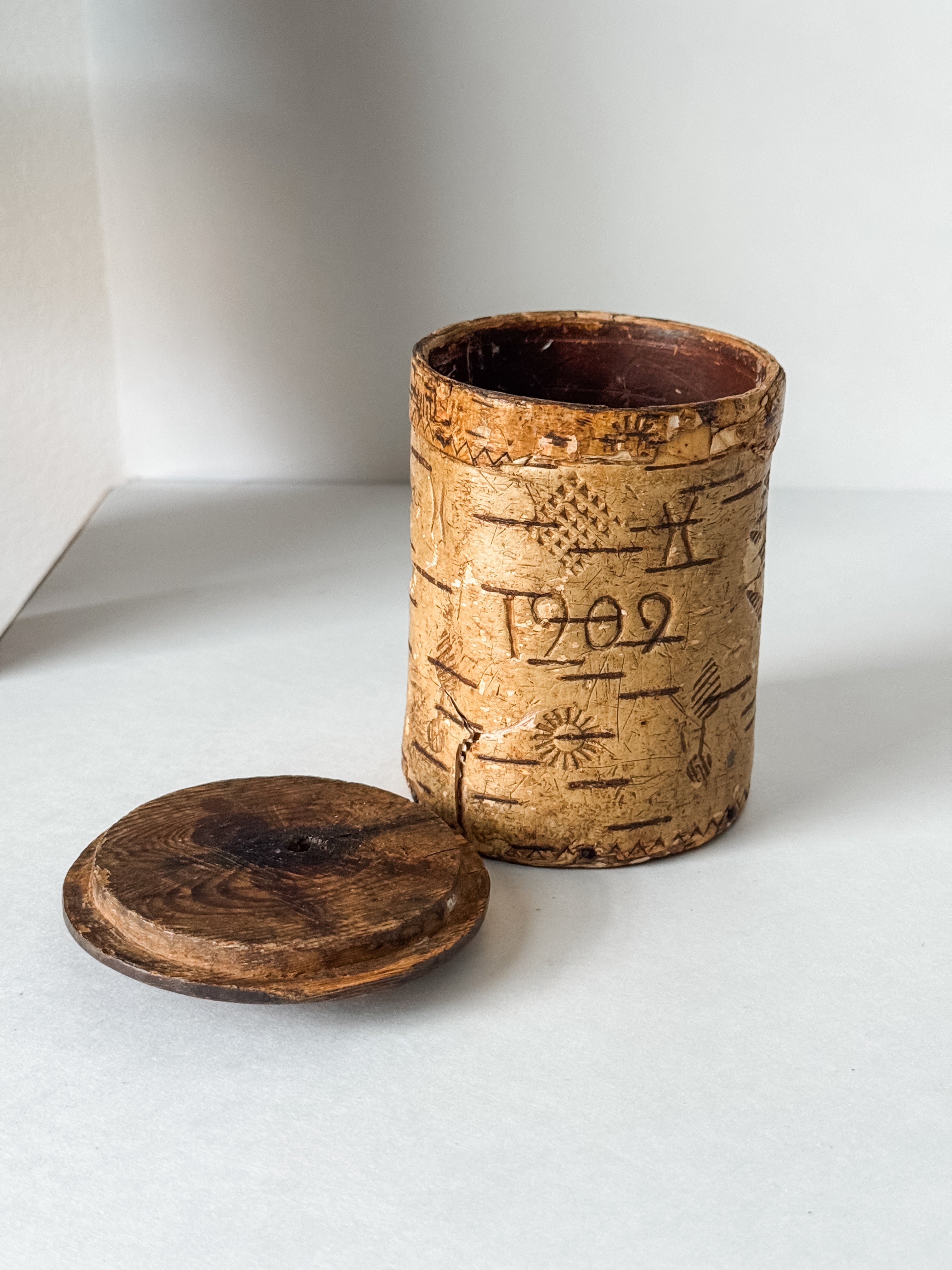 Antique Finnish Birch Bark Tobacco Box With Lid