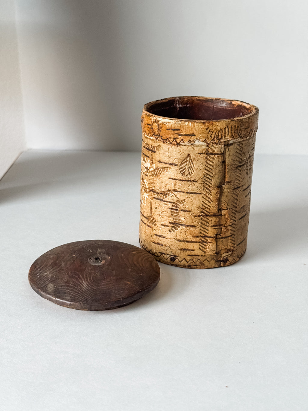 Antique Finnish Birch Bark Tobacco Box With Lid
