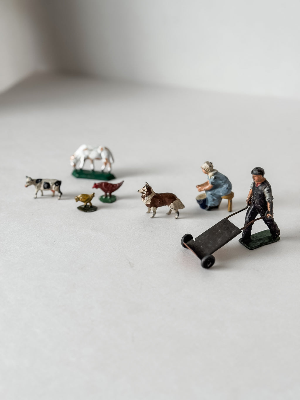 Antique English Lead Tiny Farm Family Set Of Eight Pieces