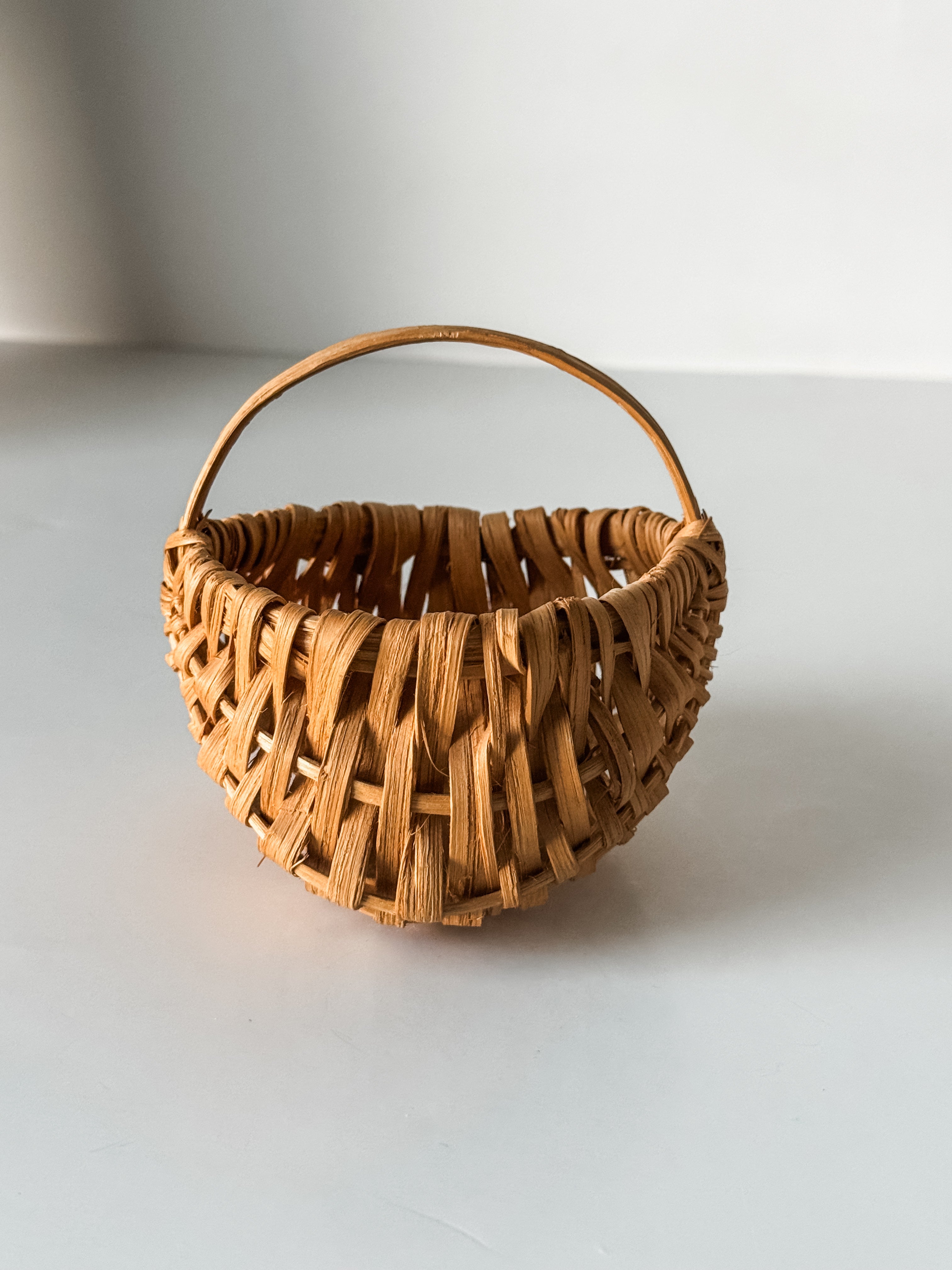 Tiny Vintage Buttocks Basket