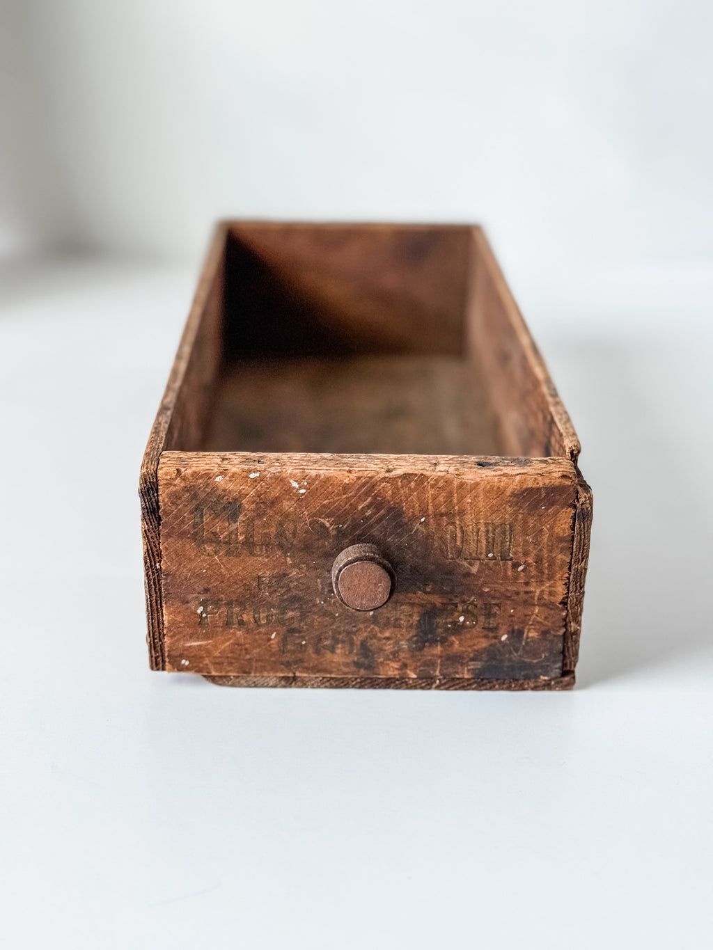 Vintage Primitive Cloverbloom Cheese Box With Knob