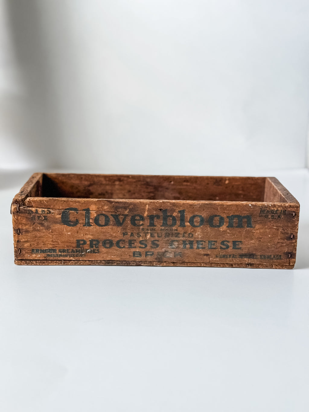 Vintage Primitive Cloverbloom Cheese Box With Knob