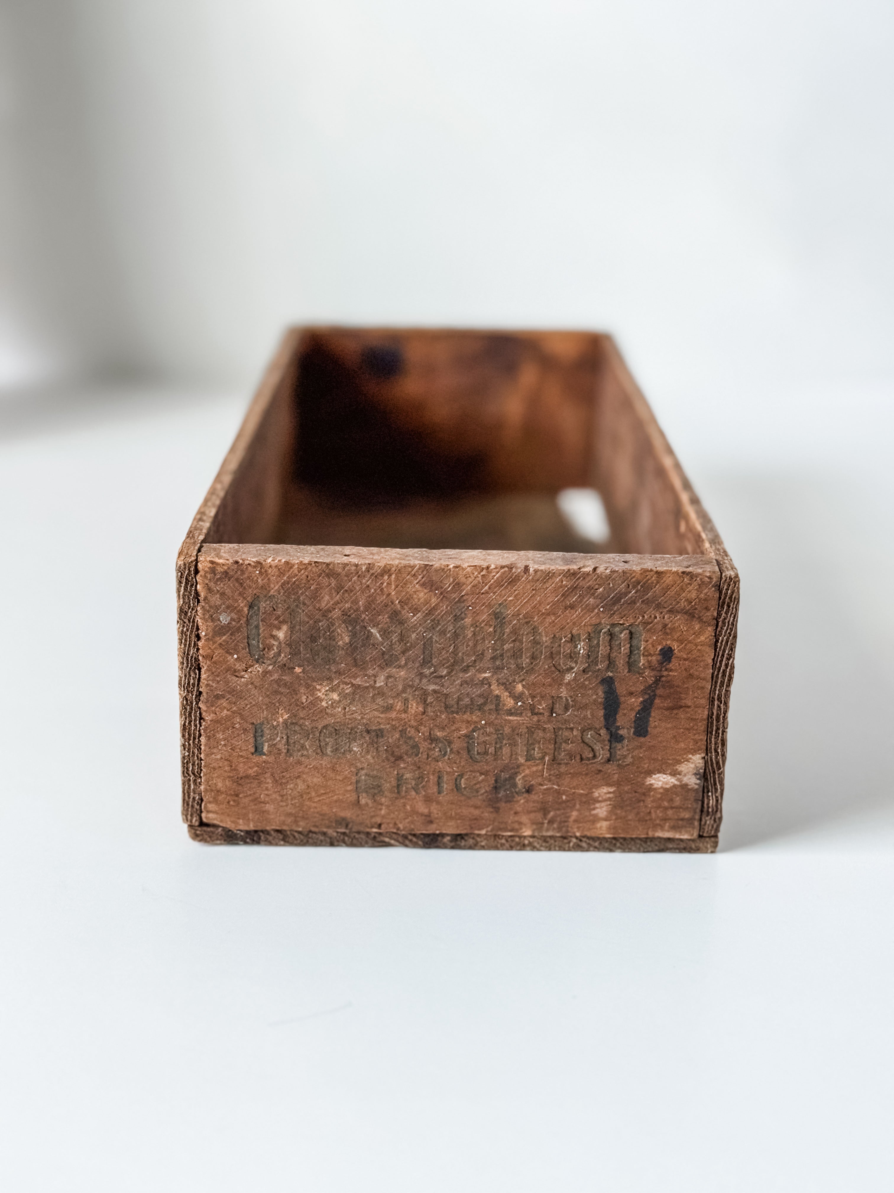 Vintage Primitive Cloverbloom Cheese Box With Knob